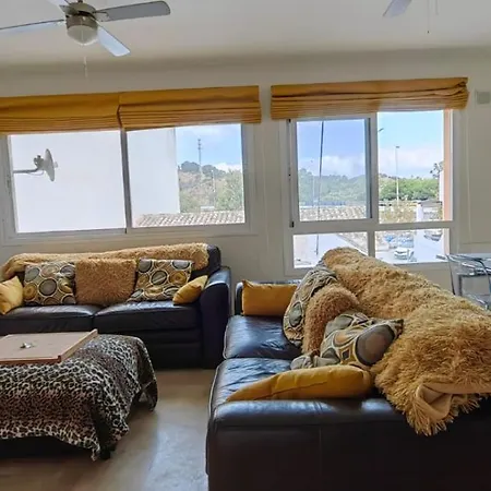 1b Barabas Apartment *